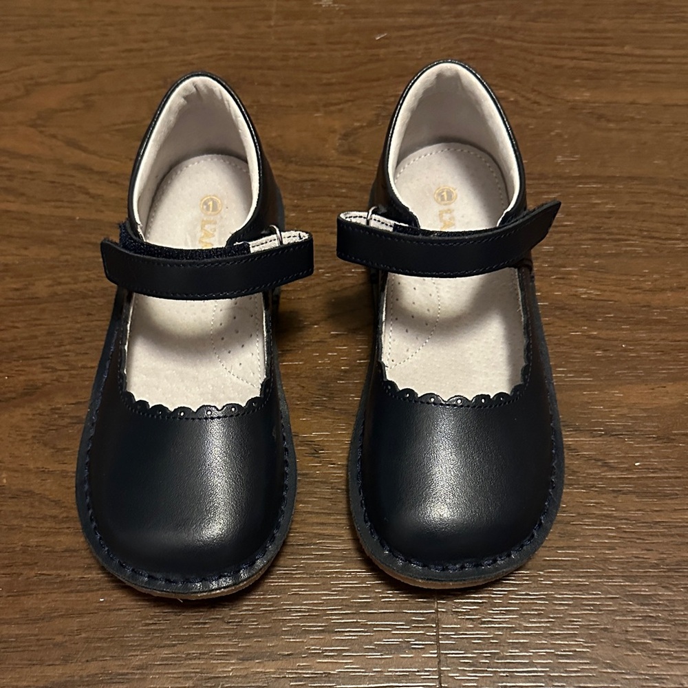 L’Amour Caitlin Scalloped Mary Jane’s, Navy, size 1